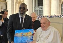 Prome minister di Corsou a reuni cu Papa Francisco den Vaticano