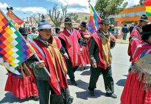 Pueblo indigena Boliviano ta cuminsa un blokeo di caminda pa exigi retiro di Luis Arce