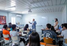 Ta invita studiantenan pa un sesion informativo dia 26 di september proximo; E sesion informativo ta inicia pa 6 pm