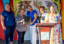 Women’s Club of Aruba oficialmente a entrega archivonan historico na Biblioteca Nacional Aruba