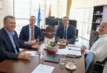 Minister Geoffrey Wever a reuni cu Camara di Comercio pa discuti ultimo desaroyonan pa comercio
