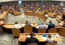 Hulanda: Empleado di parlamento acusa di leak informacion na prensa