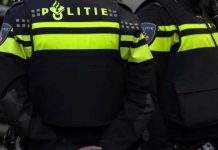 Polis investigando menasa di tiramento dirigi riba varios scol secundario di Amsterdam
