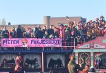 Yegadanan di Sinterklaas marca pa protesta y detencion