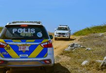 Autoridadnan a haya dos boto y droga na Boca Moro POLIS POLICE DROGA