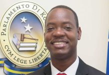 Corsou: Parlamentario Calmes ta keha contra coleganan den parlamento