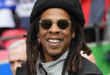 Dama acusando Jay-Z y Sean “Diddy” Combs di asalto sexual ta reconoce inconsistencia den su storia