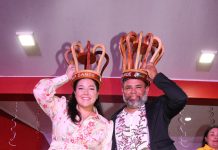 Jason Kelly y Maryjane Vrolijk corona como Rey y Reina di Dande 2024