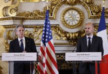 Blinken ta bisa cu Trump su persistencia pa Merca tuma control di Groenlandia “no ta bay manifesta”