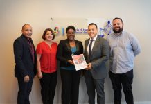 Expertonan multidisciplinario a encuesta hoben riba diferente contexto