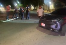Auto a dal un peaton cu a bay crusa caminda den Koningstraat