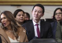 Trump ta duna ordo ehecutivo pa suspende prohibicion contra TikTok