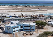 Minister Ursell Arends: Aruba ta fortifica seguridad cibernetico den sector di aviacion