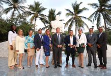 Awe mainta Gobernador di Aruba ta huramenta seis parlamentario nobo GABINETE GOBIERNO AVP FUTURO MIKE GERLIEN