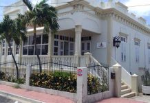 Stichting Monumentenfonds Aruba a reuni cu formardonan tocante futuro di Aruba su Monumentonan