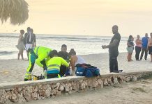 2 turista a haya problema den lama y un di nan a fayece