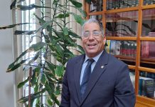 Segun parlamentario Goeloe, lider di fraccion PPA mester stop cu politica di sencionalismo y mester cuminsa papia berdad cu comunidad