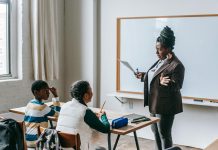 Segun plan di Gobernacion, Gobierno ta compromete na legislacion di educacion orienta riba futuro