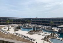 Mientras hotel ta prepara pa tin su apertura otro siman…Hues ta propone partidonan trek in tur caso relaciona cu hotel Secrets