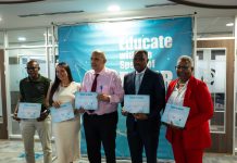 SETAR empoderando educacion: tur scol na Aruba awo conecta riba Fiber!