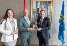 Secretario di Estado Szabó na parlamentario Van Haasen: No ta mira necesidad pa revoca rebaho di interes otorga den acuerdo di juni 2024