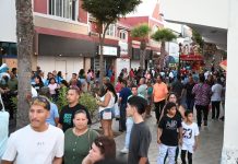 Comerciantenan contento di mira caya grandi yen di bida atrobe cu evento Ban Bek Caya; Ta spera cu e iniciativa lo continua pa revitalisa e centro di Oranjestad