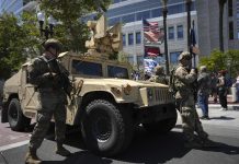 Hues ta cuestiona si trupanan na Los Angeles ta violando e Ley di Posse Comitatus