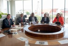 Segun prensa local, Maneho di minister Herdé creando division den partido AVP