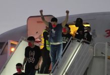 Migrantenan di Venezuela cu ta regresa ta confirma abuso den e prizon ‘di fierno’ di El Salvador