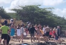 Aglomeracion di turista na Tres Trapi a trece disgusto y preocupacion den comunidad