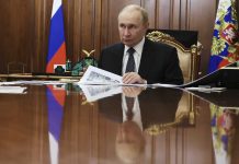 Forsanan Ruso ta invadi otro region di Ucrania mientras esfuerso di paz ta keda stanca