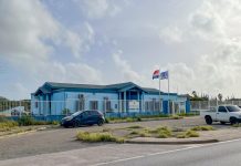 Minister Dowers ta anuncia 4.5 miyon florin pa renobacion di Scol di Polis