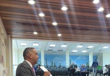 Parlamentario Dangui Oduber (MEP): Cu surplus di 500 miyon florin gobierno no tin placa pa trece alivio pa pueblo y no tin placa pa docentenan!