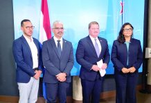 Prome minister Mike Eman ta pidi comunidad pa keda trankil; Tension entre Merca y Venezuela no ta motibo pa panico