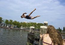 Rondona cu awa, landadornan Hulandes tin mas cu suficiente luga pa refresca