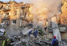 Un atake grandi di drone y misil Ruso riba Kyiv ta mata por lo menos 21 persona