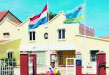 Parlamentario Evelyn Wever-Croes: A pidi audiencia na Gobernador pa atende obstaculonan pa parlamento eherce su trabao