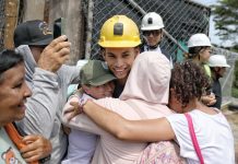 Colombia: 23 minero rescata despues di 43 ora atrapa den mina di oro