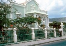 Conoce e historia tras di Stadhuis Eloy Arends