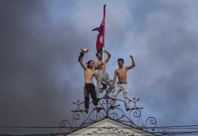 Protesta contra prohibicion di rednan social na Nepal ta bira mas violento