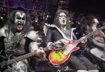 Ace Frehley, Kiss su guitarista principal original y miembro fundador, ta fayece cu 74 aña