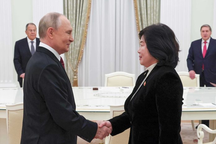 E diplomatico principal di Corea di Norte ta reuni cu Putin durante un bishita na Rusia_result