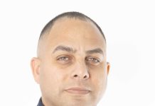 Eduard Pieters a huramenta como parlamentario