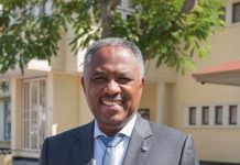 Minister Arthur Dowers: “Nos no ta bay tras di niun hende politicamente”