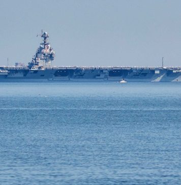 Carrier di avion Mericano ta yega Caribe cerca di Venezuela