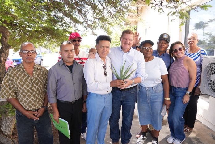 Dr. John Croes Aloe a yega Aruba for di West Africa durante periodo di sclavitud