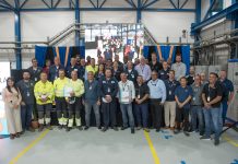 Minister di Husticia y Energia a bishita WEB Aruba pa traspaso di Fundeshi y Radiatornan pa expansion di RECIP-3