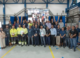 Minister di Husticia y Energia a bishita WEB Aruba pa traspaso di Fundeshi y Radiatornan pa expansion di RECIP-3