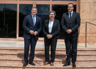 Presidente di Banco Central di Aruba, Sra. Jeanette R. (Jane) Semeleer ta bay cu pensioen