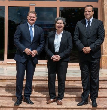 Presidente di Banco Central di Aruba, Sra. Jeanette R. (Jane) Semeleer ta bay cu pensioen